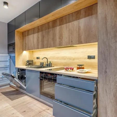 Milionowa - Parking, Balcony And Workspace - By Rentujemy 公寓 罗兹