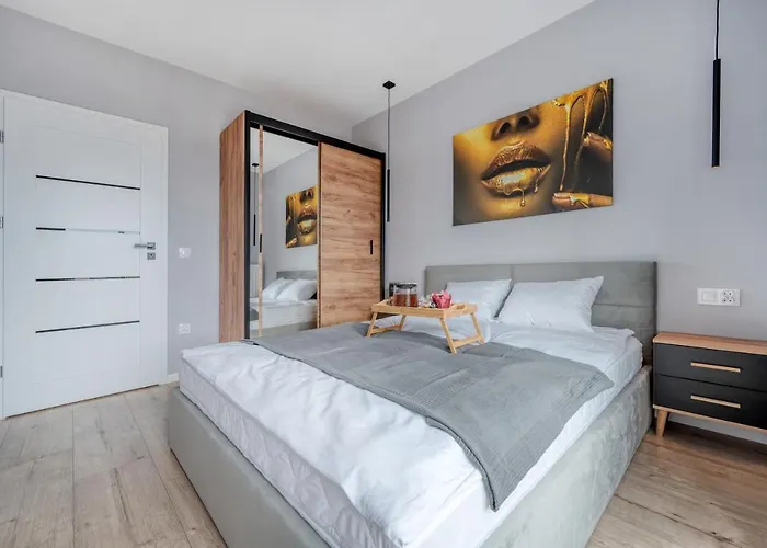 Milionowa - Parking, Balcony And Workspace - By Rentujemy Apartman *