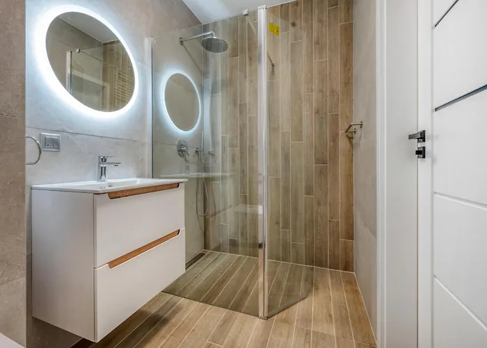 Milionowa - Parking, Balcony And Workspace - By Rentujemy